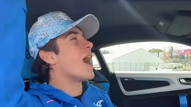 Como en Malvinas preparado para la guerra, decía el fragmento de la canción censurada.