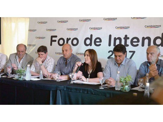 Cumbre. Martiniano Molina, intendente de Quilmes y anfitrión del encuentro, junto a María Eugenia Vidal, Jorge Macri (Vicente López) y Néstor Grindetti (Lanús), coordinador político de la tercera sección electoral.