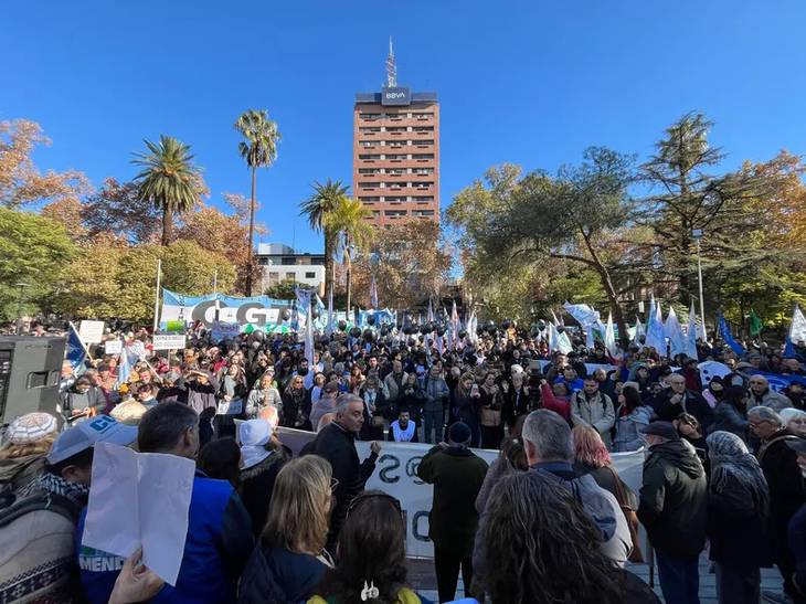 En Mendoza la movilización fue hacia la Plaza San Martín, en la capital.
