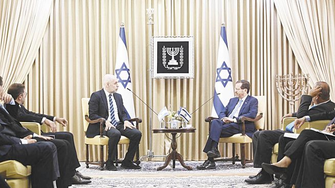 encuentro. El jefe de Gobierno porteño, Horacio Rodríguez Larreta ayer, durante el encuentro con el presidente de Israel, Isaac Herzog en la residencia Beit HaNassi.