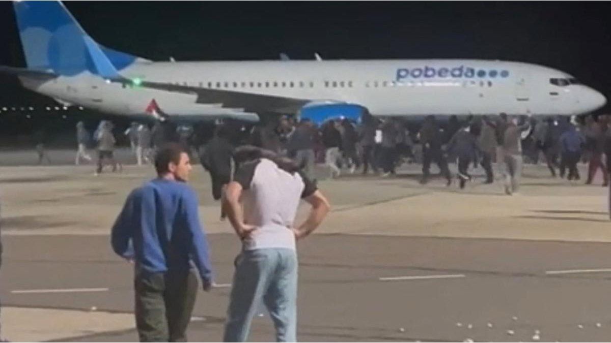 Rusia acusa a Ucrania por las protestas antisraelíes en un aeropuerto de Daguestán