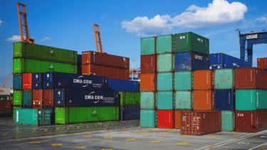 El ministro de Economía, Luis Caputo, festejó que las exportaciones récord tras un alza de 23% en los primeros nueve meses del año.