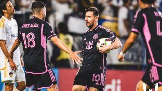 Messi festeja su gol agónico ante Los Angeles Galaxy