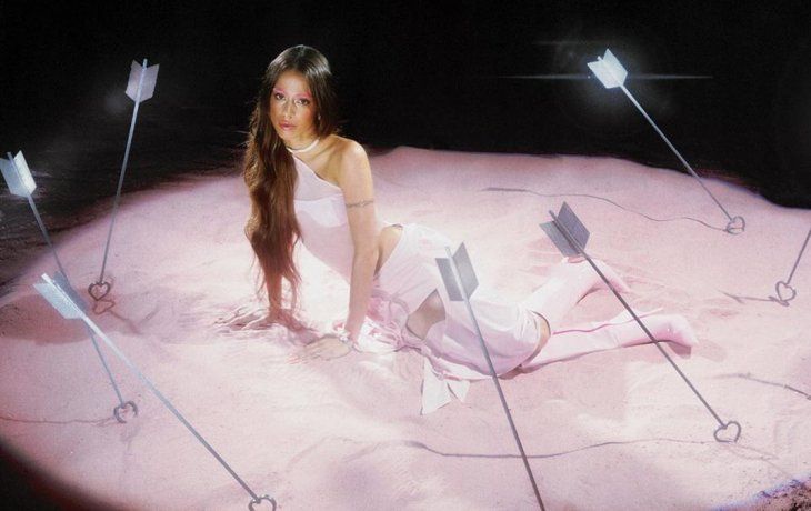 tini cambio de look y adelanto un fragmento de su nuevo tema cupido