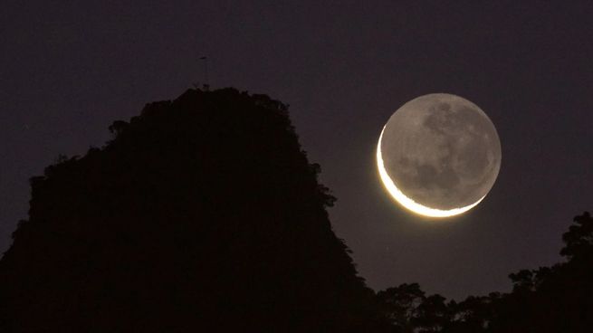 La Luna Nueva es una de las fases más complejas para fotografiar por la falta de luz.