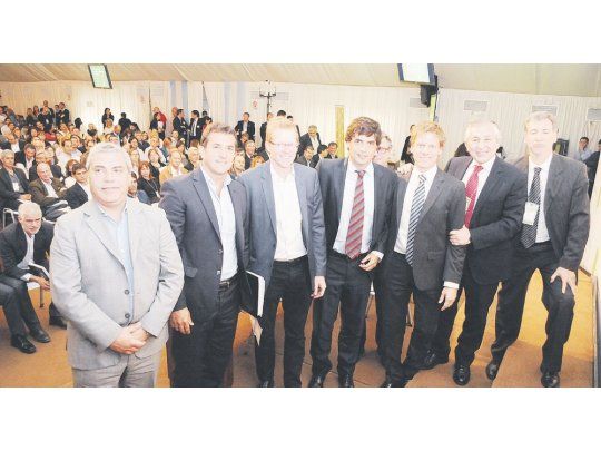 Contacto. Lacunza, junto a enviados municipales. Fueron J. De la Torre (Producción), Juan Curutchet (Bapro) y Gastón Fossati (Arba), entre otros.