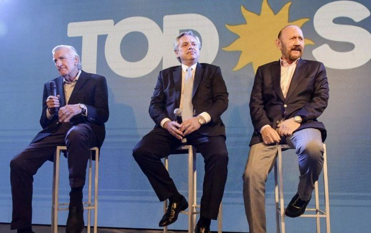 Alberto Fernández fue recibido por los gobernadores en la sede del PJ.