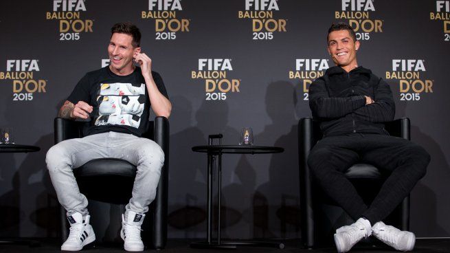 Messi y Ronaldo concentran las votaciones del público para BOAT, el nuevo premio del Balón de Oro.