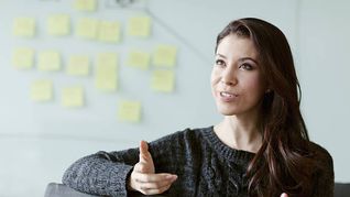El autodialogo nos permite pensar con mayor claridad en momentos de presión o angustia. El autodialogo nos permite pensar con mayor claridad en momentos de presión o angustia.