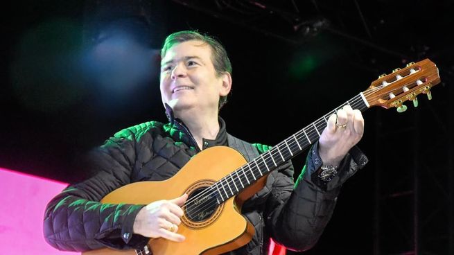 El exgobernador y senador nacional Gerardo Zamora esperaría hasta último momento para dar a conocer el nombre de su candidato para la intendencia de la capital.