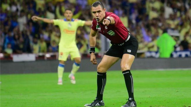 El controvertido silbante Marco Antonio Gato Ortíz publicó en sus redes sociales un polémico posteo donde se lo ve sonriente junto al exportero del América Memo Ochoa,