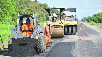 Acciones. Los trabajos en las rutas 34 y 50, en la provincia de Salta, avanzan a paso firme.