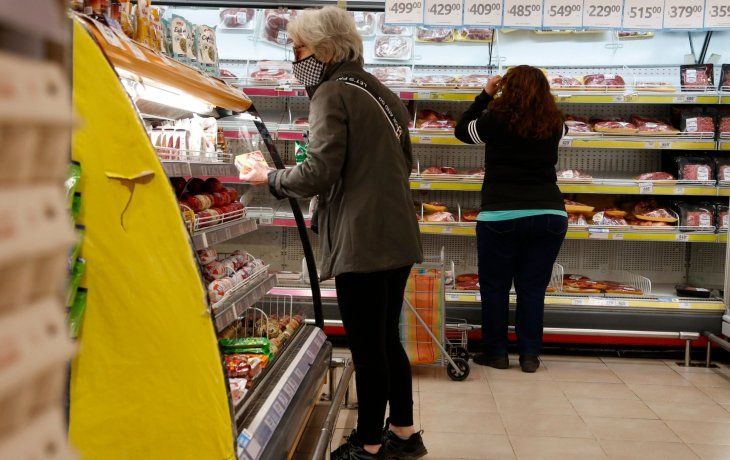 la confianza del consumidor cayo en octubre, luego de tres alzas consecutivas