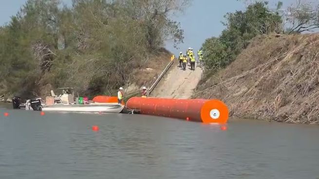 El muro de boyas fue dispuesto el pasado domingo.
