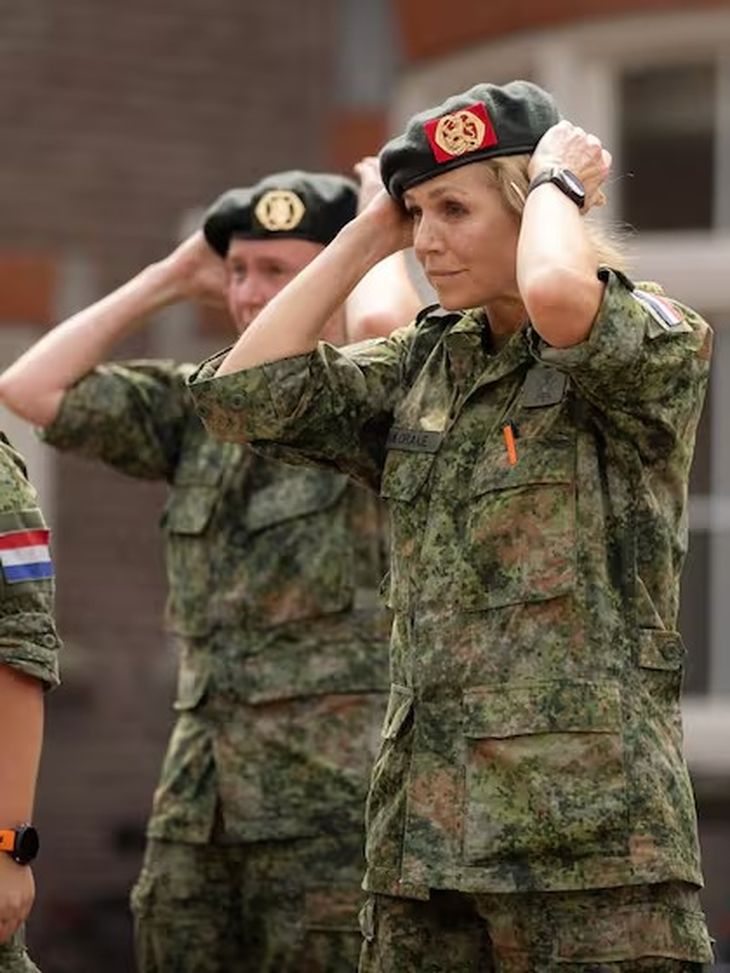 Máxima con la boina con la insignia del Gran Estado Mayor. Máxima con la boina con la insignia del Gran Estado Mayor.