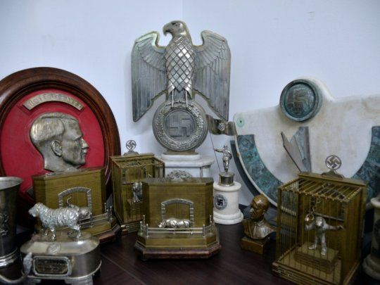 Las 71 piezas donadas pertenecían al anticuario Carlos Olivares.