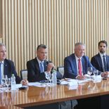 Mario Grinman junto a Mathias Cormann y autoridades de la CAC. Mario Grinman junto a Mathias Cormann y autoridades de la CAC.