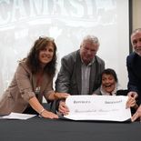 Taty Almeida recibió el Doctorado Honoris Causa de la UBA en un acto en Filosofía y Letras. Taty Almeida recibió el Doctorado Honoris Causa de la UBA en un acto en Filosofía y Letras.