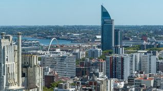 Montevideo se mantiene como la ciudad más cara de Latinoamérica. Montevideo se mantiene como la ciudad más cara de Latinoamérica.