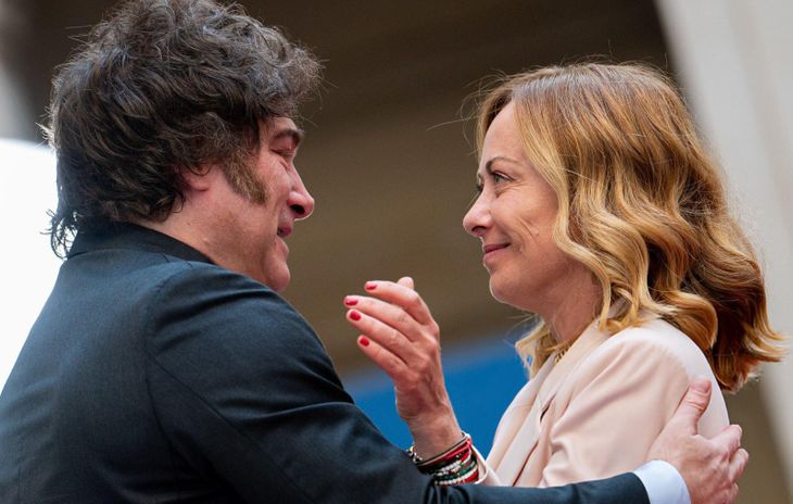 Meloni y Milei, los dos líderes más influyentes del mundo según la encuesta de lectores de The Telegraph. Meloni y Milei, los dos líderes más influyentes del mundo según la encuesta de lectores de The Telegraph.