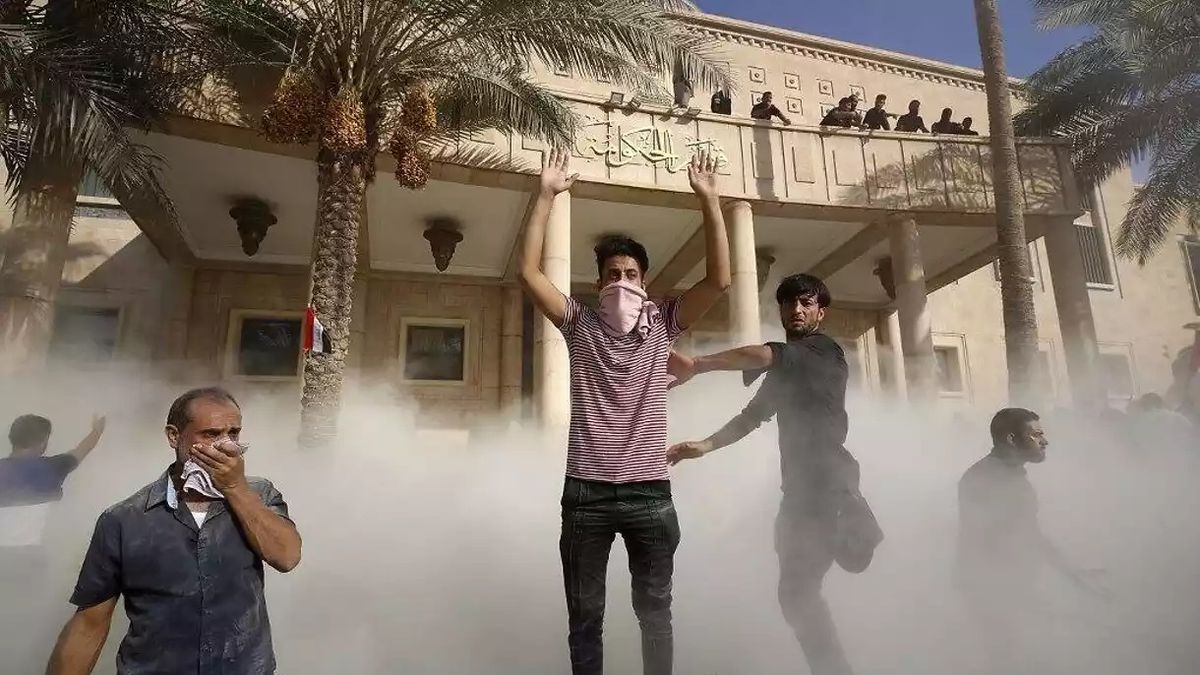 Outbreak of political violence in Baghdad leaves at least 23 dead