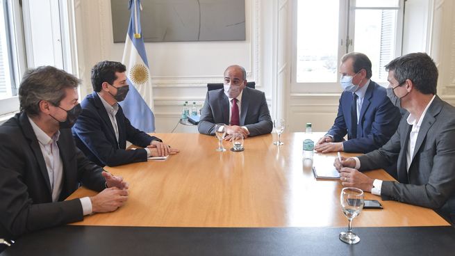 El gobernador entrerriano Gustavo Bordet aceleró las gestiones para reabrir el tráfico vecinal fronterizo con Uruguay ante Juan Manzur, Eduardo Wado de Pedro y Matías Lammens.