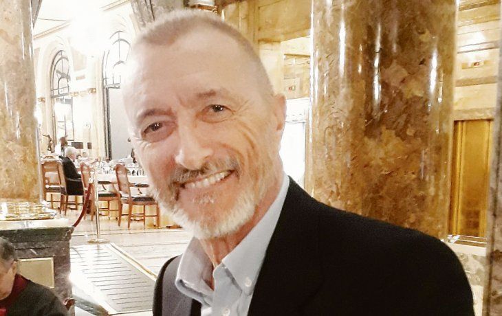 Arturo Pérez-Reverte. Sabotaje, protagonizada por el mercenario Lorenzo Falcó, es la tercera parte de la nueva serie.