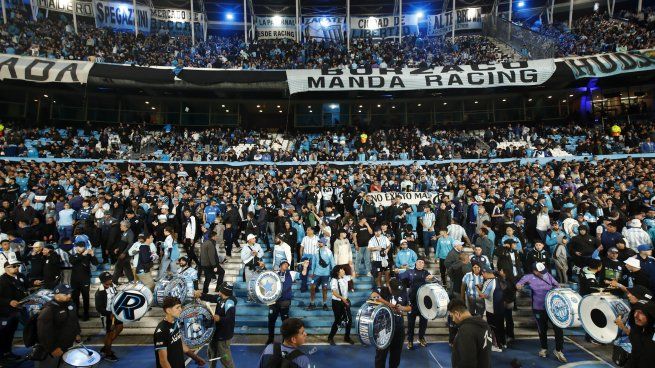 Supo ser parte de un importante equipo de la Academia, pero no encuentra club para continuar su carrera.