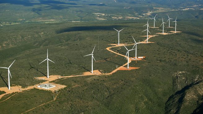 La empresa estatal brasileña construye un parque eólico en un territorio en disputa con Uruguay. 