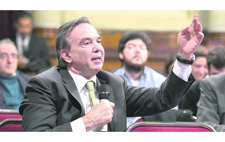 ámbito.com | Furia. El jefe del PJ en el Senado y delegado premium de los gobernadores justicialistas, Miguel Pichetto, calificó de “mamarracho” el artículo que votó Diputados a favor de la imprescriptibilidad de los delitos de corrupción.
