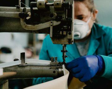 La industria textil cayó 27,8% desde 2023 y en el sector se destruyeron 14.000 empleos. La industria textil cayó 27,8% desde 2023 y en el sector se destruyeron 14.000 empleos.