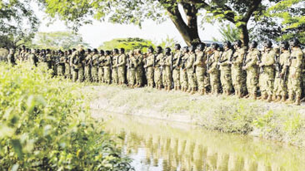Bukele surrounded a city and deployed 5,000 agents to catch a gang Bukele surrounded a city and deployed 5,000 agents to catch a gang