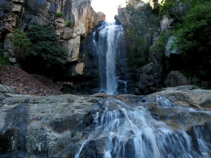 The water of the waterfall falls 50 meters. The water of the waterfall falls 50 meters.