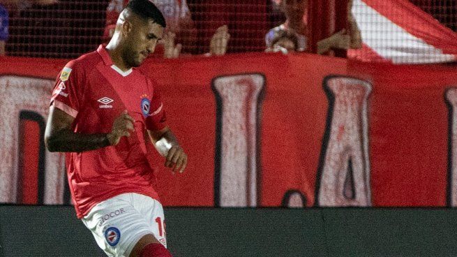 Lesión. Jonathan Galván se lastimó por intentar tirar un taco. 