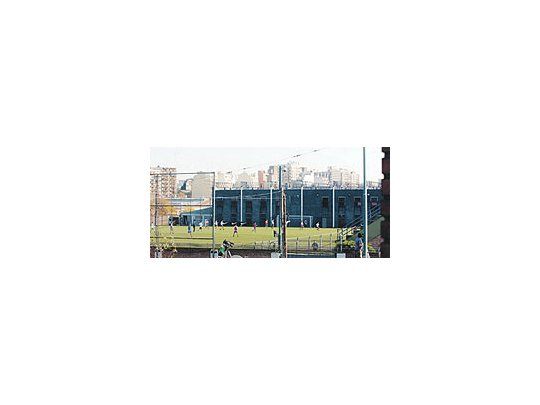 La Justiciaautorizaahora aconstruirtorres en unaparcela delpredio CasaAmarilla,cercano allugar dondeentrena BocaJuniors. Lasobras habíansido suspendidashacedos años.