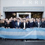 Axel Kicillof, junto a intendentes, en la puerta de la FAM. Algunos de ellos ya se anotaron en la carrera por la gobernación. Axel Kicillof, junto a intendentes, en la puerta de la FAM. Algunos de ellos ya se anotaron en la carrera por la gobernación.
