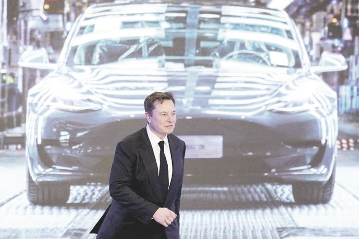 Multimillionaire.  Elon Musk tops the list of “losers” with $132 billion less due to the collapse of Tesla shares.