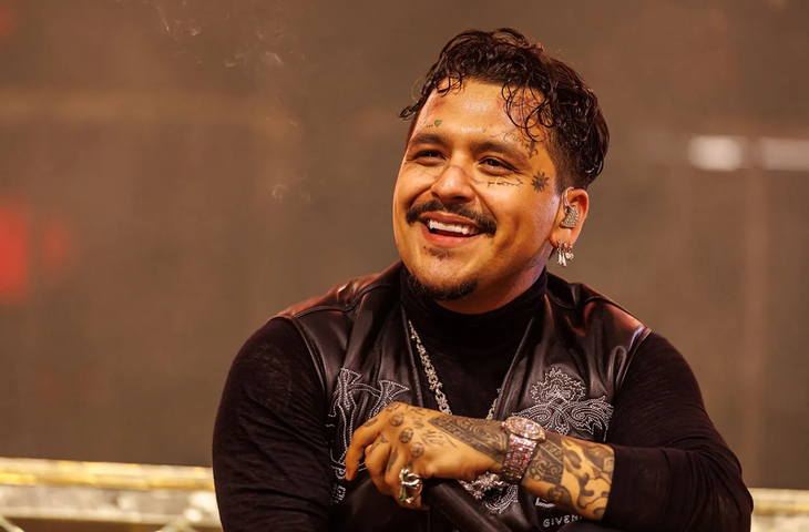 Así es la mansión de Nodal: Un palacio de cristal sobre el océano Así es la mansión de Nodal: Un palacio de cristal sobre el océano