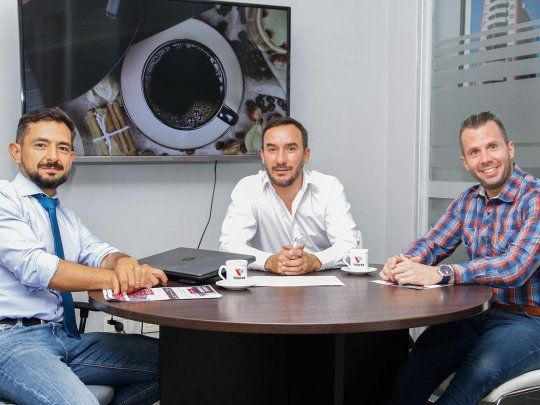 Leonardo Villanueva, Presidente de Valerza; Diego Zuliani, Gerente General y Pablo Luro, Commercial Mannager.