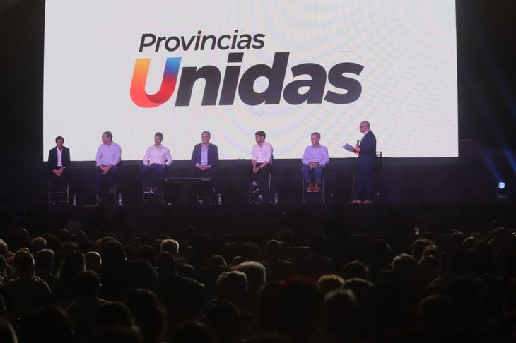 El gobernador de Corrientes resaltó la expansión de Provincias Unidas en todo el país y afirmó que el espacio busca consolidarse como una alternativa frente a la polarización política. El gobernador de Corrientes resaltó la expansión de Provincias Unidas en todo el país y afirmó que el espacio busca consolidarse como una alternativa frente a la polarización política.