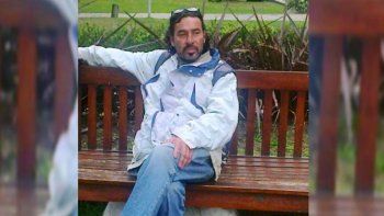 Raúl Pagano fue tecladista en las primeras formaciones de labanda musical Bersuit Vergarabat y también trabajó con Fabiana Cantilo y Fito Páez,entre otros.