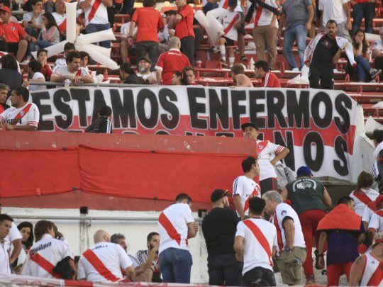La truncada final de la Copa Libertadores, desnudó ante los ojos del mundo un triste aspecto de nuestra sociedad.