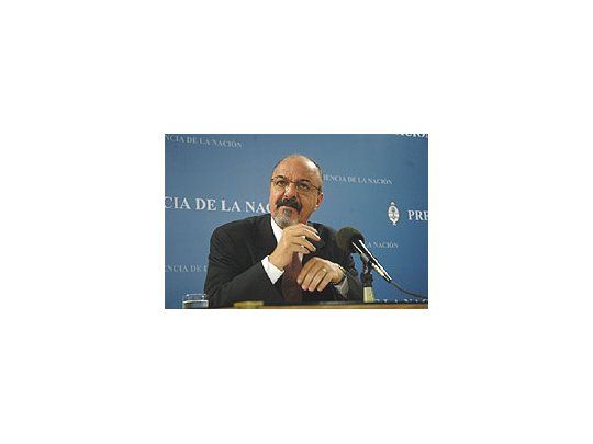 Carlos Tomada en conferencia de prensa