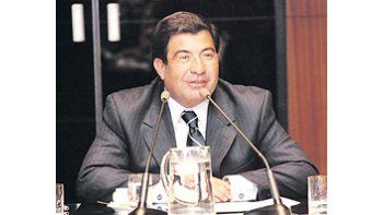ámbito.com | «Entre enero y febrero sellaremos al acuerdo con la FIFA para obtener información sobre los contratos que se firmaron en las transferencias de jugadores y ver si coinciden con los que figuran en la AFA», adelantó Ricardo Echegaray.