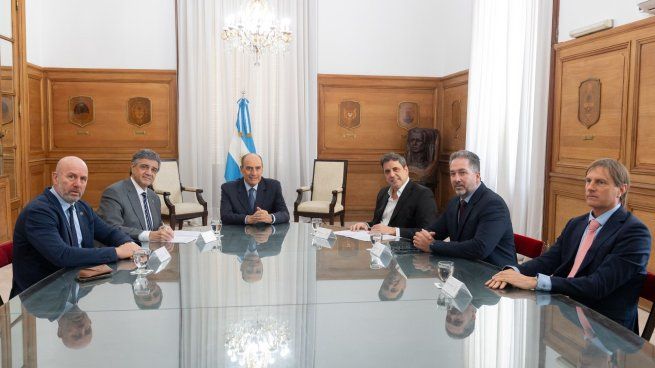 Guillermo Francos y Jorge Macri, los protagonistas del acto de firma.