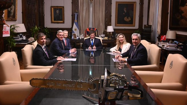 Javier Milie, Pablo Quirno y Karina Milei recibieron a Ron Hochstein y José Morea de Vicuña.