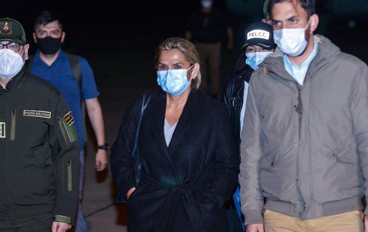 La presidenta de facto de Bolivia, Jeanine Áñez, fue detenida