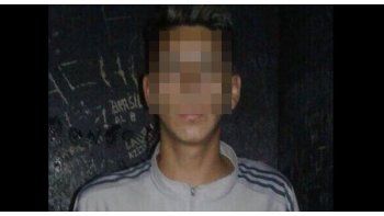 El autor del hecho fue detenido por oficiales del Gabinete Operativo de la Comisaría San Martín 5ta. de Billinghurst en las inmediaciones de su domicilio y fue puesto a disposición de la Fiscalía Penal Juvenil interviniente en el caso.