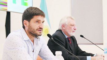 conferencia. Los ministros de Seguridad y de Justicia, Maximiliano Pullaro y Ricardo Silberstein, anunciaron ayer las presentaciones judiciales.