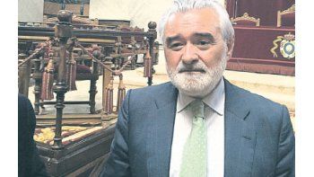 ámbito.com | VILLANUEVA. “Se cree que un producto publicitado en inglés es mejor. Eso implica un complejo de inferioridad”.